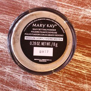 Medium Ivory Mary Kay Silky Setting Powder - NIB